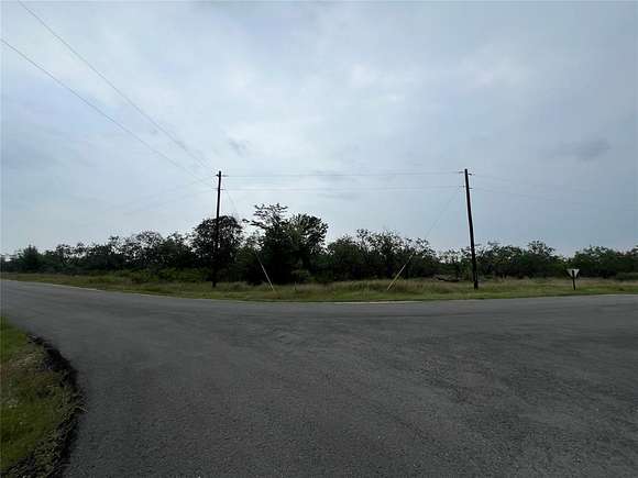 2.59 Acres of Residential Land for Sale in Corsicana, Texas