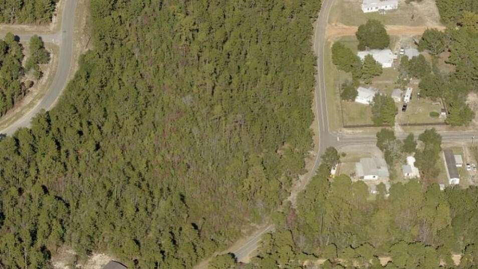 0.69 Acres of Residential Land for Sale in DeFuniak Springs, Florida