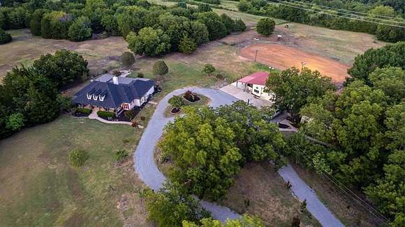 18.5 Acres of Land with Home for Sale in Van Alstyne, Texas
