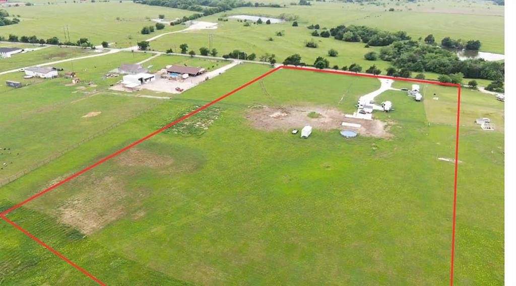 10.1 Acres of Land for Sale in Alvarado, Texas