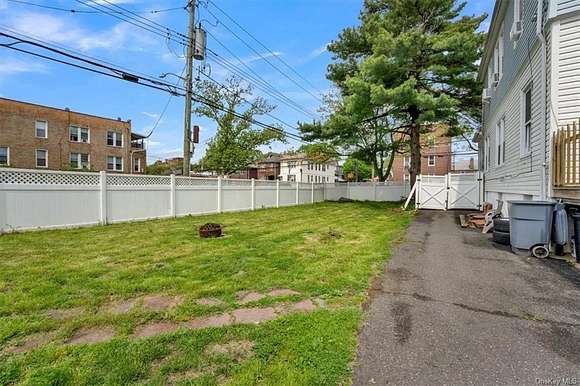 0.05 Acres of Residential Land for Sale in Bronx, New York