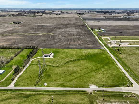 12 Acres of Recreational Land & Farm for Lease in Elwood, Illinois