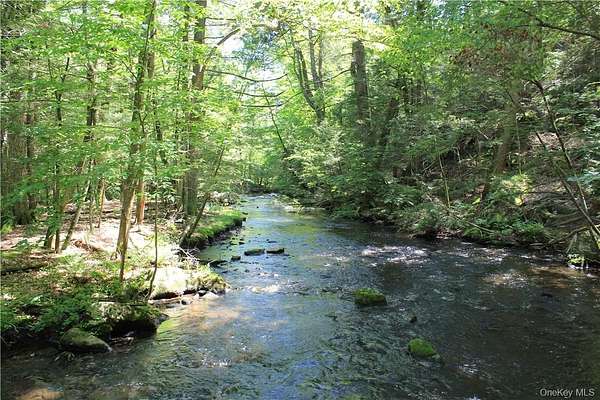 44.2 Acres of Recreational Land for Sale in Pound Ridge, New York