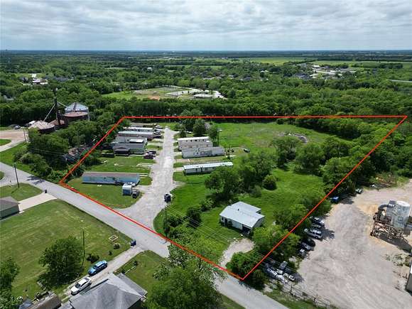 5.1 Acres of Mixed-Use Land for Sale in Trenton, Texas