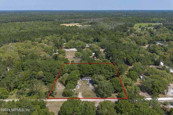 2.5 Acres of Residential Land with Home for Sale in Hampton, Florida