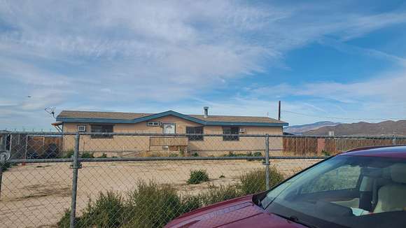 2.5 Acres of Residential Land with Home for Sale in Rosamond, California