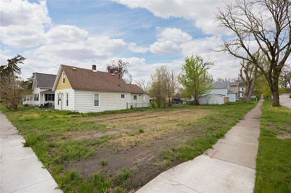 0.13 Acres of Residential Land for Sale in Cedar Rapids, Iowa