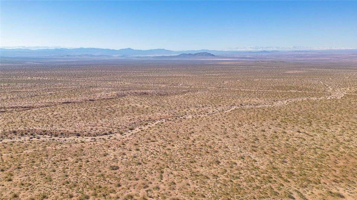 10 Acres of Land for Sale in Rosamond, California