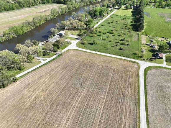 24 Acres of Agricultural Land for Sale in Monticello, Indiana