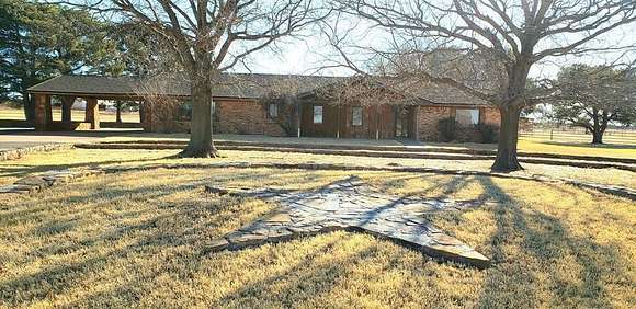 16 Acres of Land with Home for Sale in Colorado City, Texas