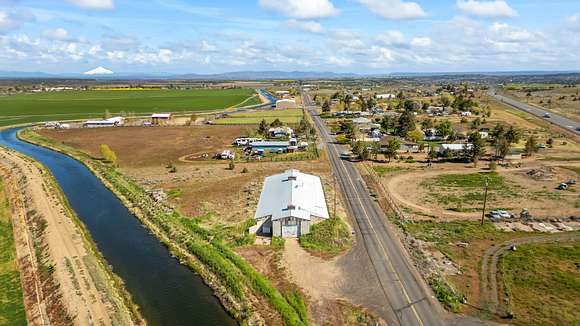 1.5 Acres of Land for Sale in Madras, Oregon