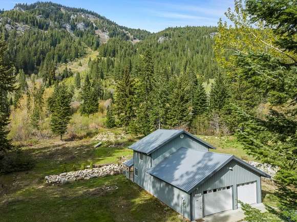 6 Acres of Residential Land with Home for Sale in Leavenworth, Washington