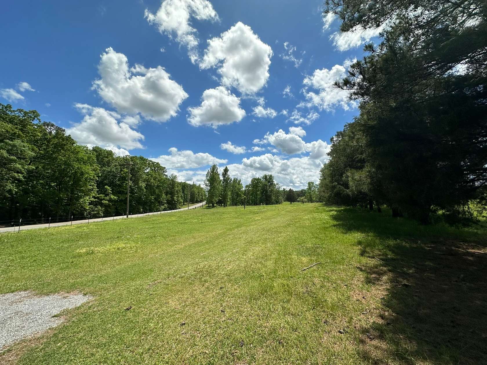 16 Acres of Land for Sale in Hartselle, Alabama