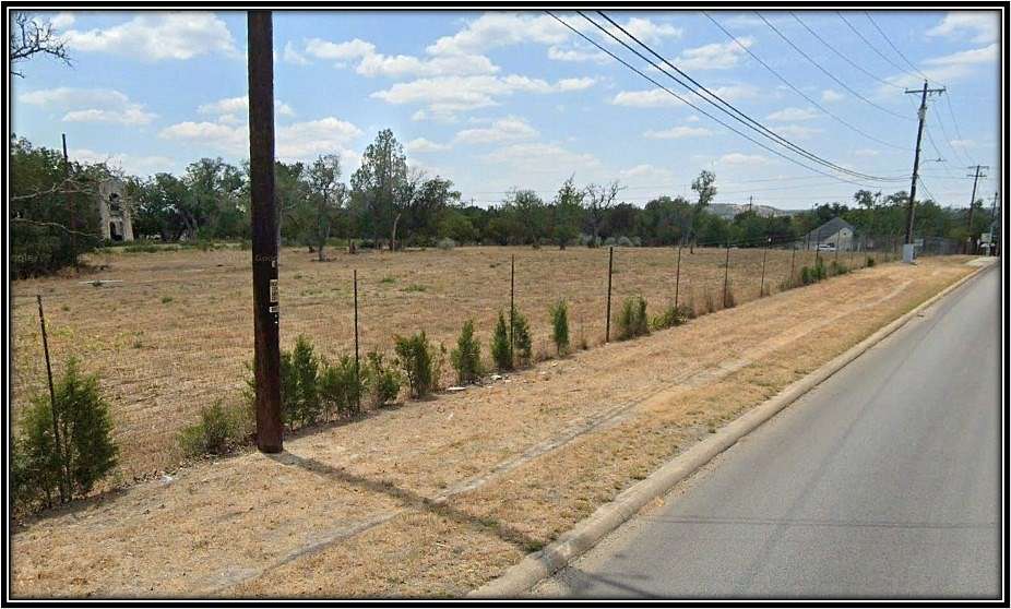2.1 Acres of Residential Land for Sale in Kerrville, Texas