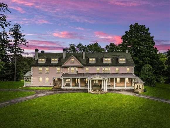 142.4 Acres of Land with Home for Sale in Woodbury, New York