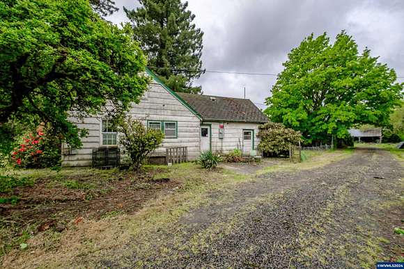 12 Acres of Land with Home for Sale in Corvallis, Oregon