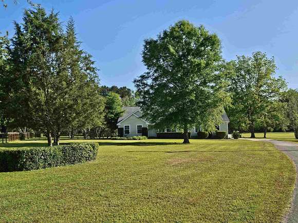 3 Acres of Residential Land with Home for Sale in Tallahassee, Florida