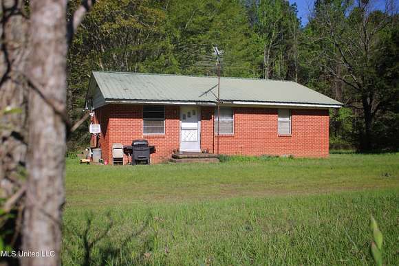 302 Acres of Recreational Land with Home for Sale in Vardaman, Mississippi