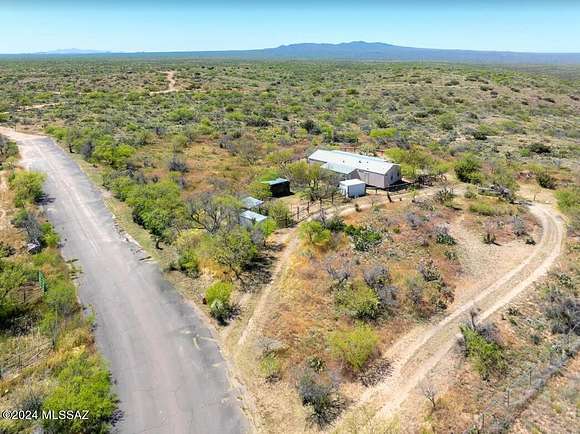 2.66 Acres of Residential Land with Home for Sale in Oracle, Arizona
