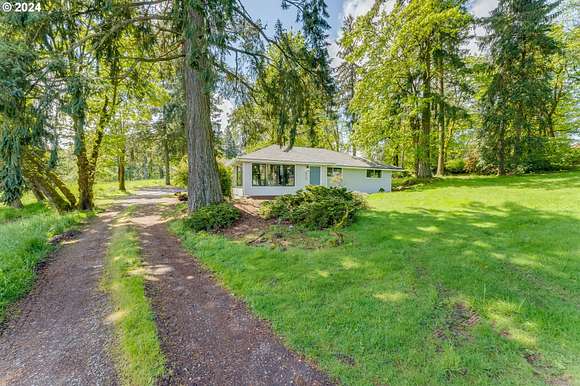 5 Acres of Residential Land with Home for Sale in Ridgefield, Washington