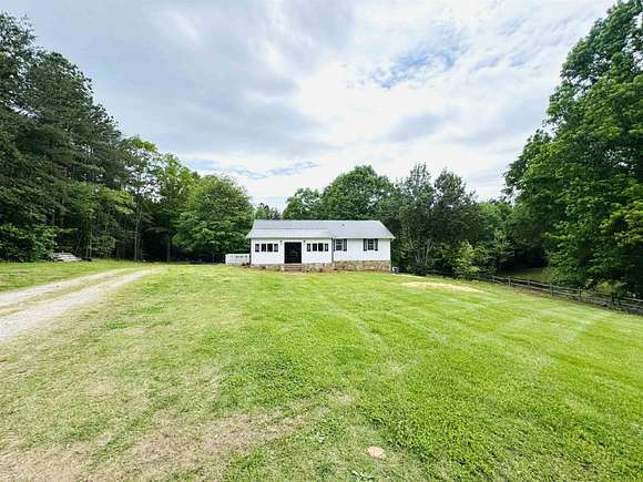 4.3 Acres of Residential Land with Home for Sale in Blacksburg, South Carolina
