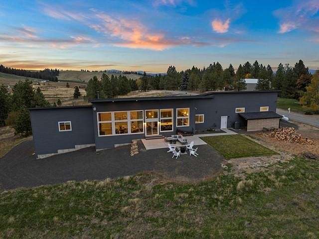 4.7 Acres of Residential Land with Home for Sale in Spokane, Washington