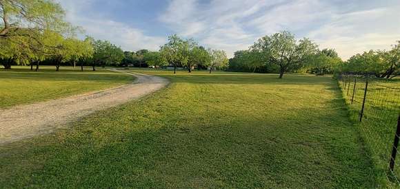 5.1 Acres of Residential Land with Home for Sale in Corsicana, Texas