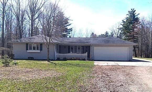 3.1 Acres of Residential Land with Home for Sale in Standish, Michigan
