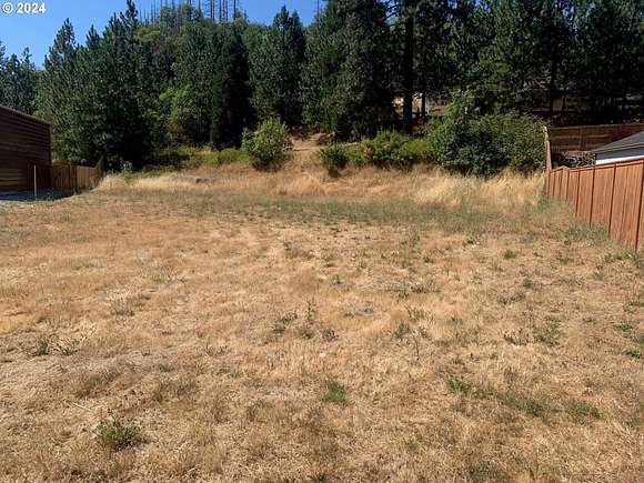 0.26 Acres of Residential Land for Sale in Canyonville, Oregon