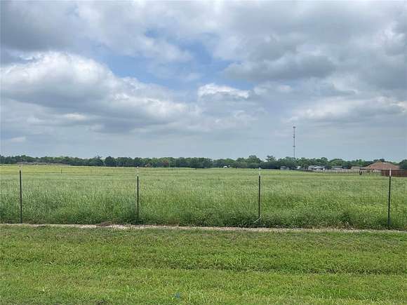 16.7 Acres of Agricultural Land for Sale in Seagoville, Texas