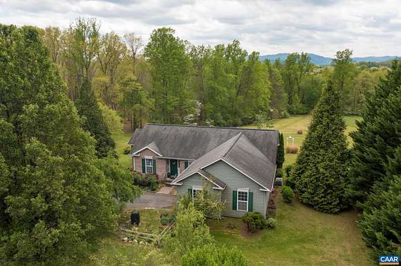 2.31 Acres of Residential Land with Home for Sale in Afton, Virginia
