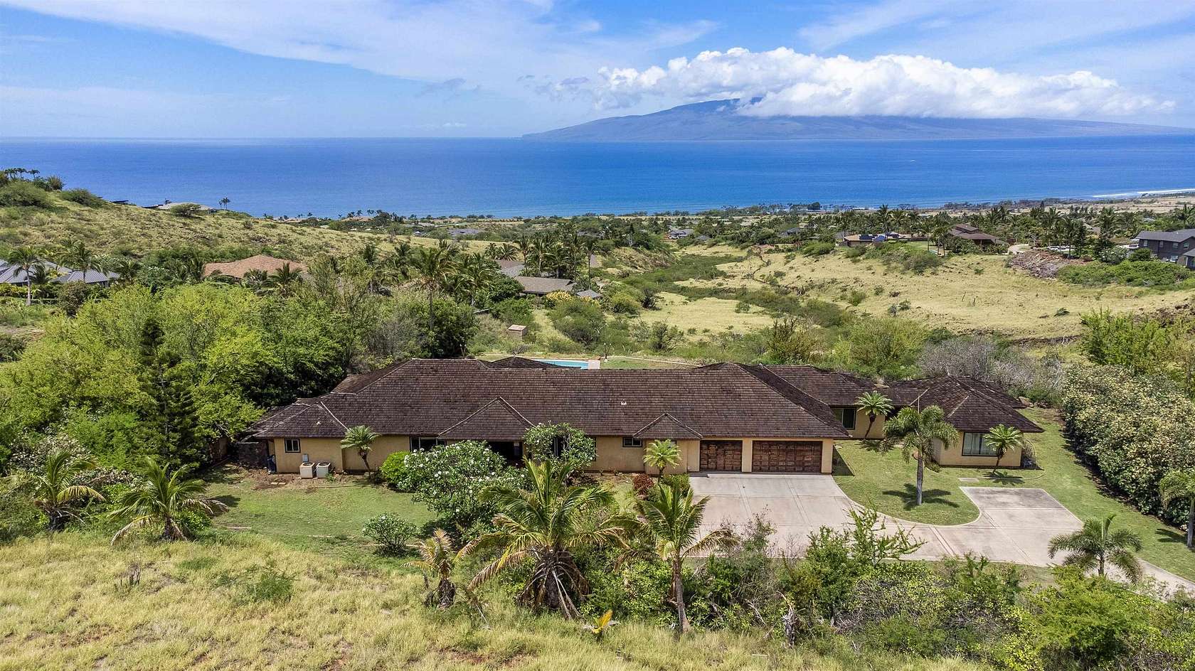 5.254 Acres of Residential Land with Home for Sale in Lahaina, Hawaii