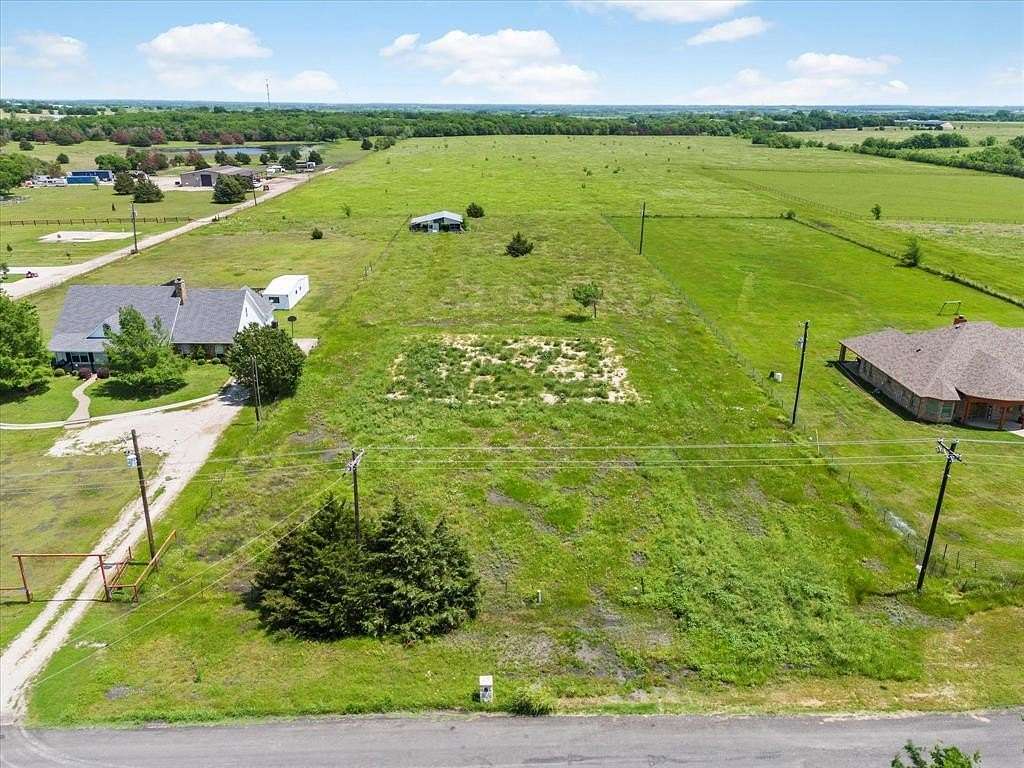 2 Acres of Land for Sale in Kaufman, Texas