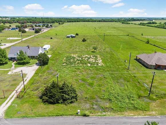 2 Acres of Land for Sale in Kaufman, Texas