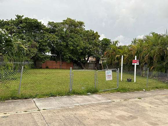0.096 Acres of Mixed-Use Land for Sale in Miami, Florida