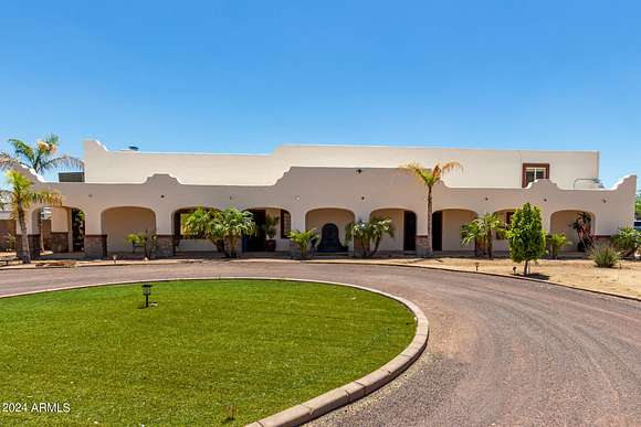 2.5 Acres of Residential Land with Home for Sale in Peoria, Arizona