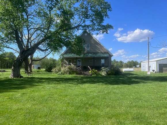 2 Acres of Residential Land with Home for Sale in Yale, Illinois