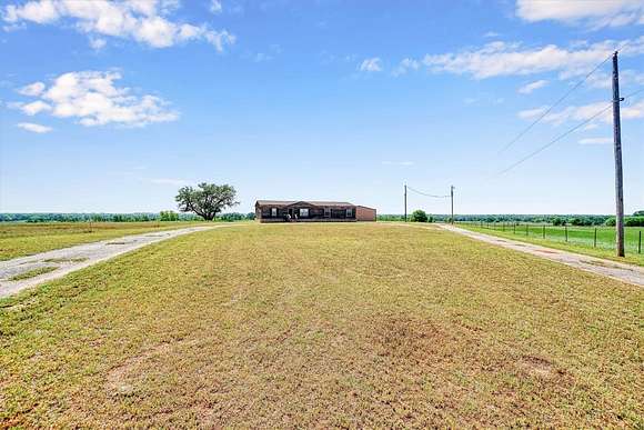 4.1 Acres of Residential Land with Home for Sale in Sayre, Oklahoma