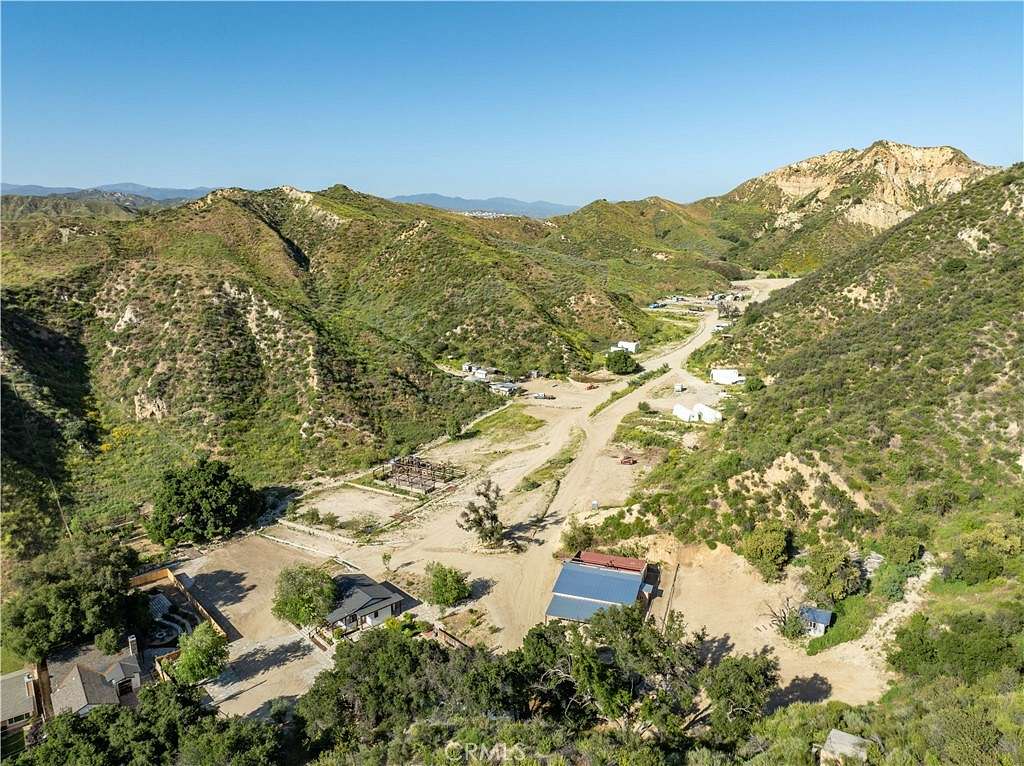 40.353 Acres of Land with Home for Sale in Castaic, California