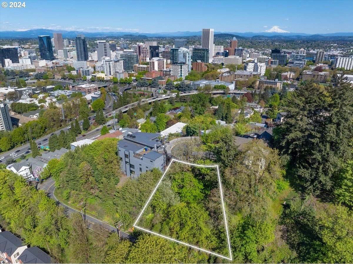 0.11 Acres of Residential Land for Sale in Portland, Oregon