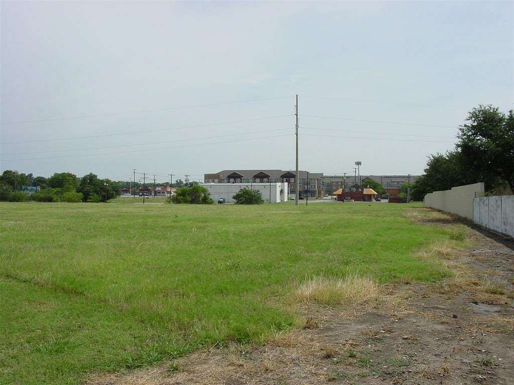 2.018 Acres of Land for Sale in Mesquite, Texas