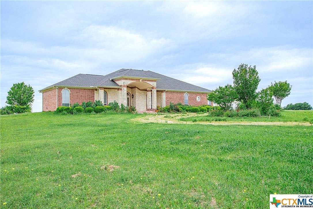 4.862 Acres of Residential Land with Home for Sale in Temple, Texas