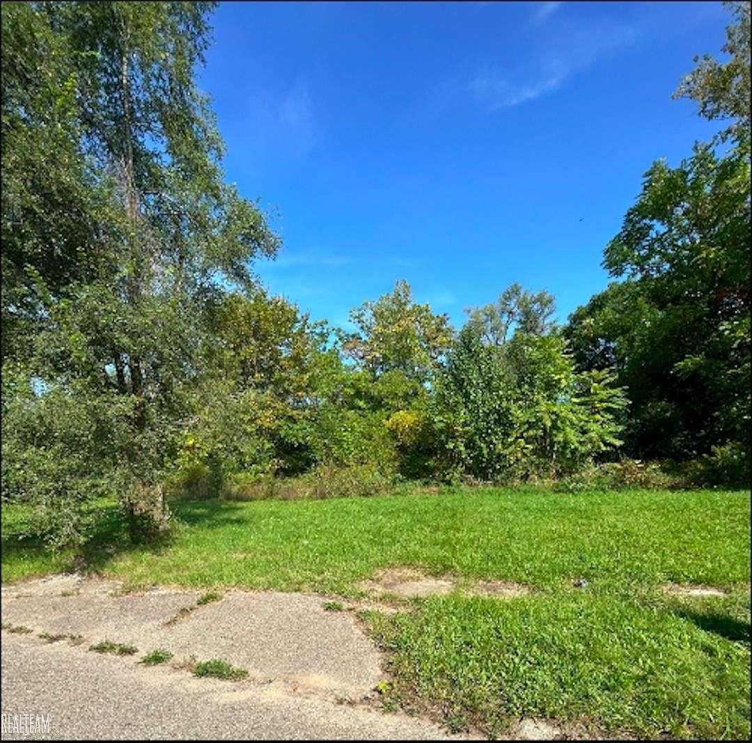 0.1 Acres of Residential Land for Sale in Flint, Michigan