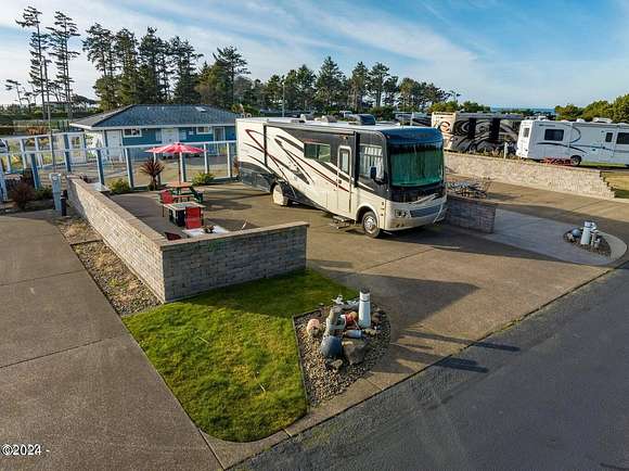 0.04 Acres of Residential Land for Sale in Newport, Oregon