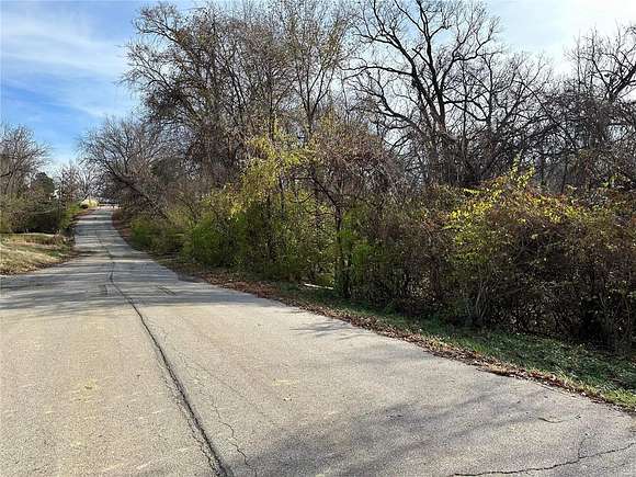 1.2 Acres of Residential Land for Sale in St. Louis, Missouri