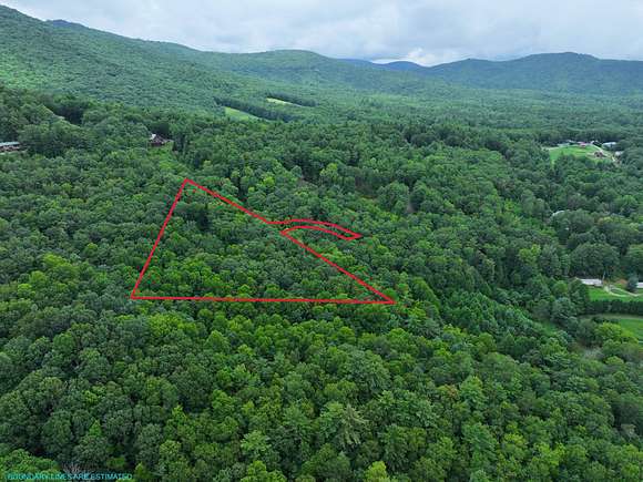2.6 Acres of Residential Land for Sale in Spruce Pine, North Carolina