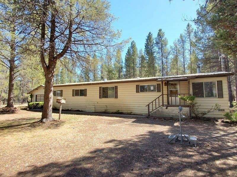 4.6 Acres of Residential Land with Home for Sale in La Pine, Oregon