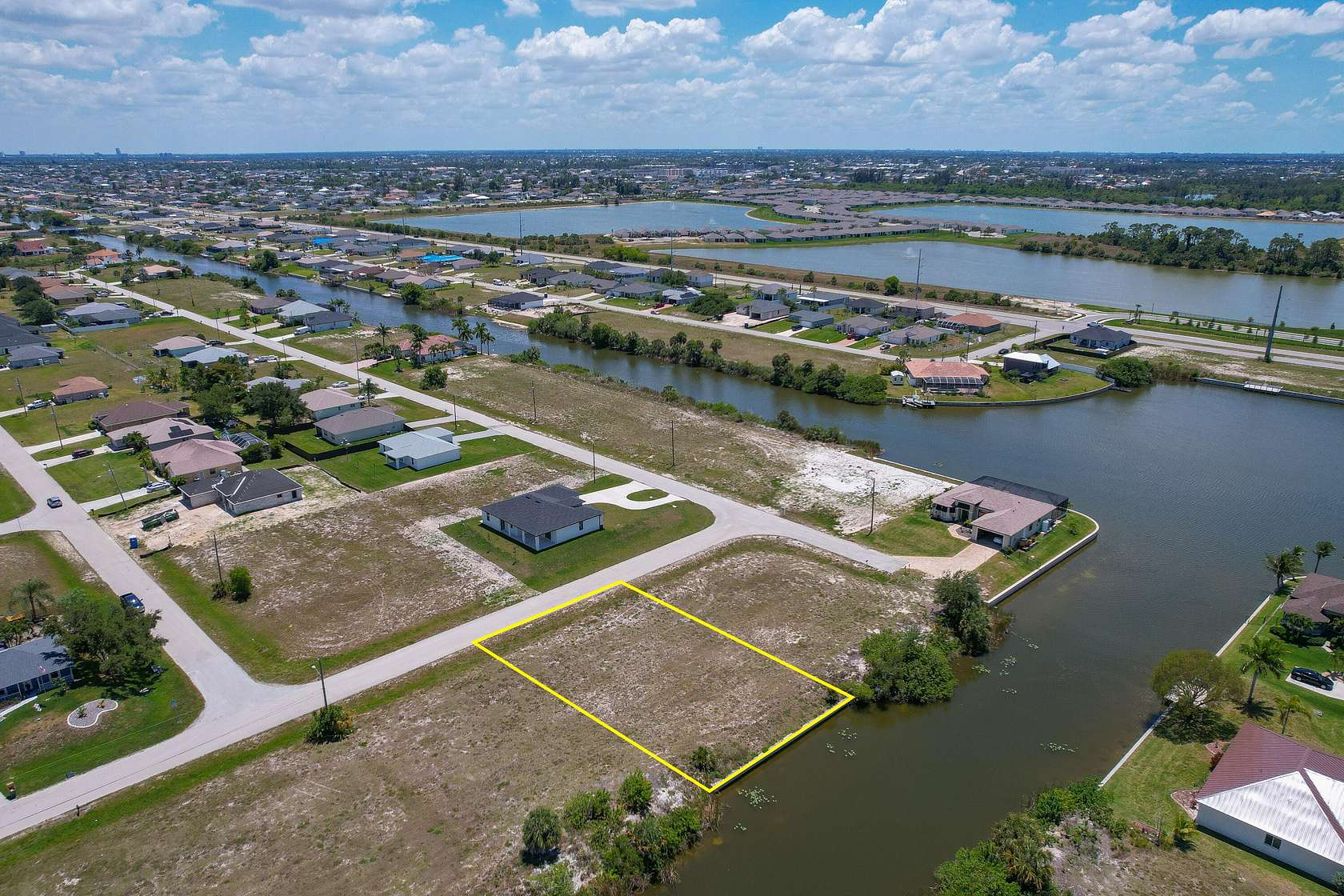 Residential Land for Sale in Cape Coral, Florida