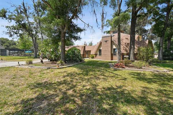 2.8 Acres of Residential Land with Home for Sale in Lutz, Florida