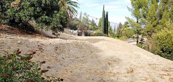 1.107 Acres of Land for Sale in Tarzana, California